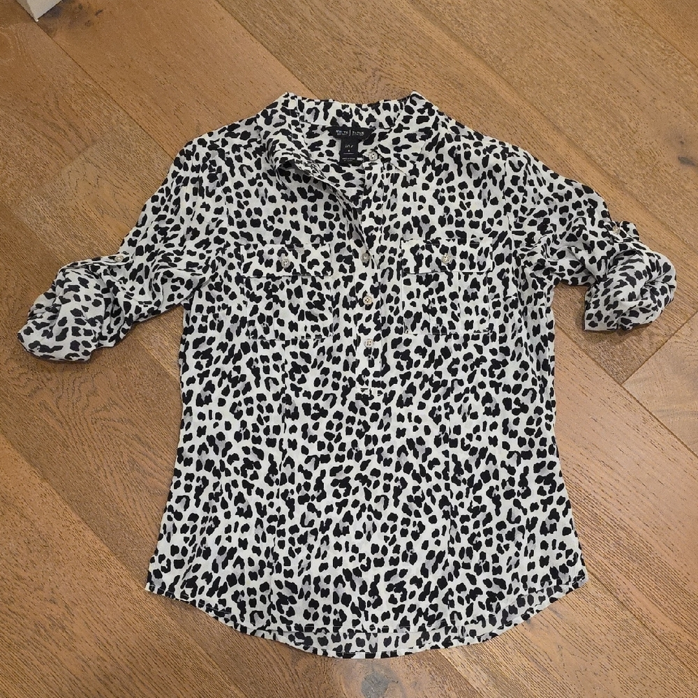 White House Black Market Black and White 3/4 Sleeve Button Down Shirt
